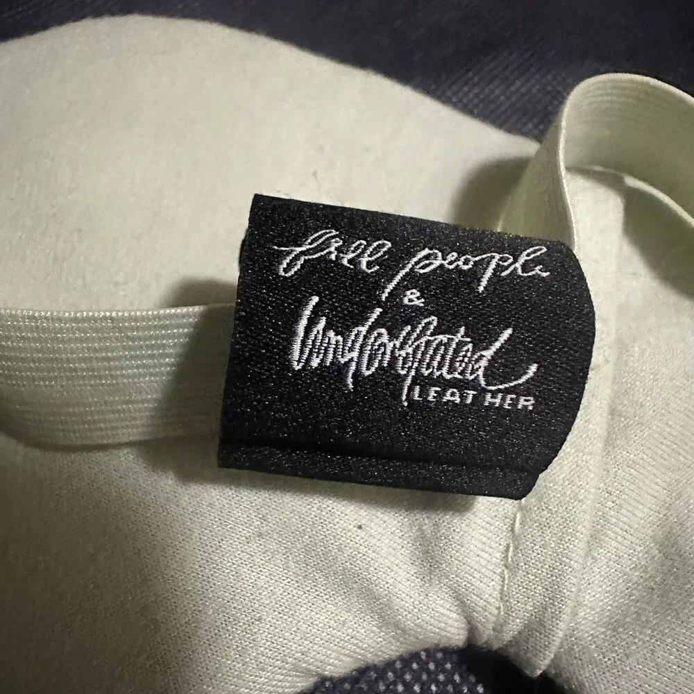 Free People x Understated Vegan Leather Travel Sleep Spa Eye Mask Gray Stars